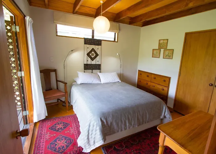 Secret Garden Lodge - Marahau Holiday Home